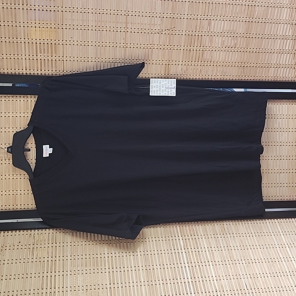 Lularoe Men's size large black t-shirt